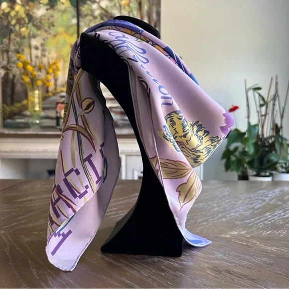 SOLD SOLD SOLD Authentic Longchamp Scarf - Picture 6 of 10